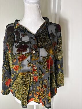 Uru Black Floral Velvet  Blouse sz 1 ( small)